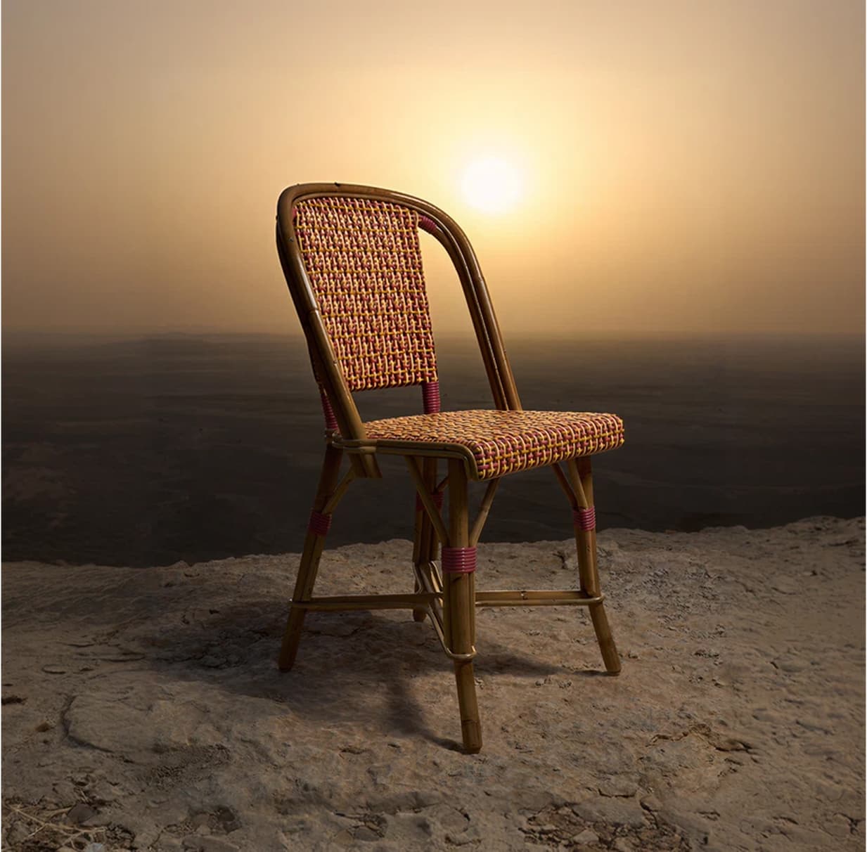 Physical component for: Enlace by Trame